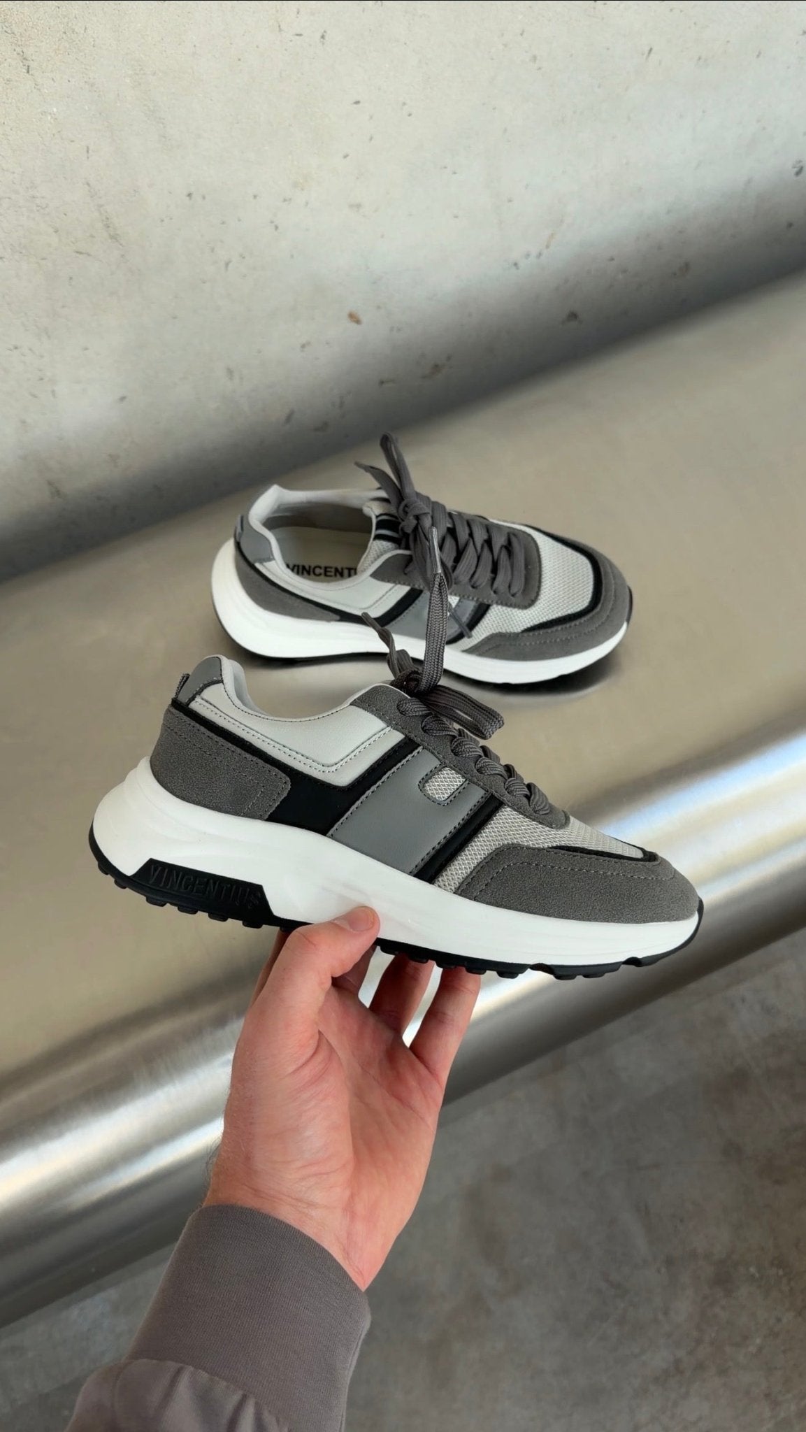 Boys V001 Runner - Grey - Vincentius