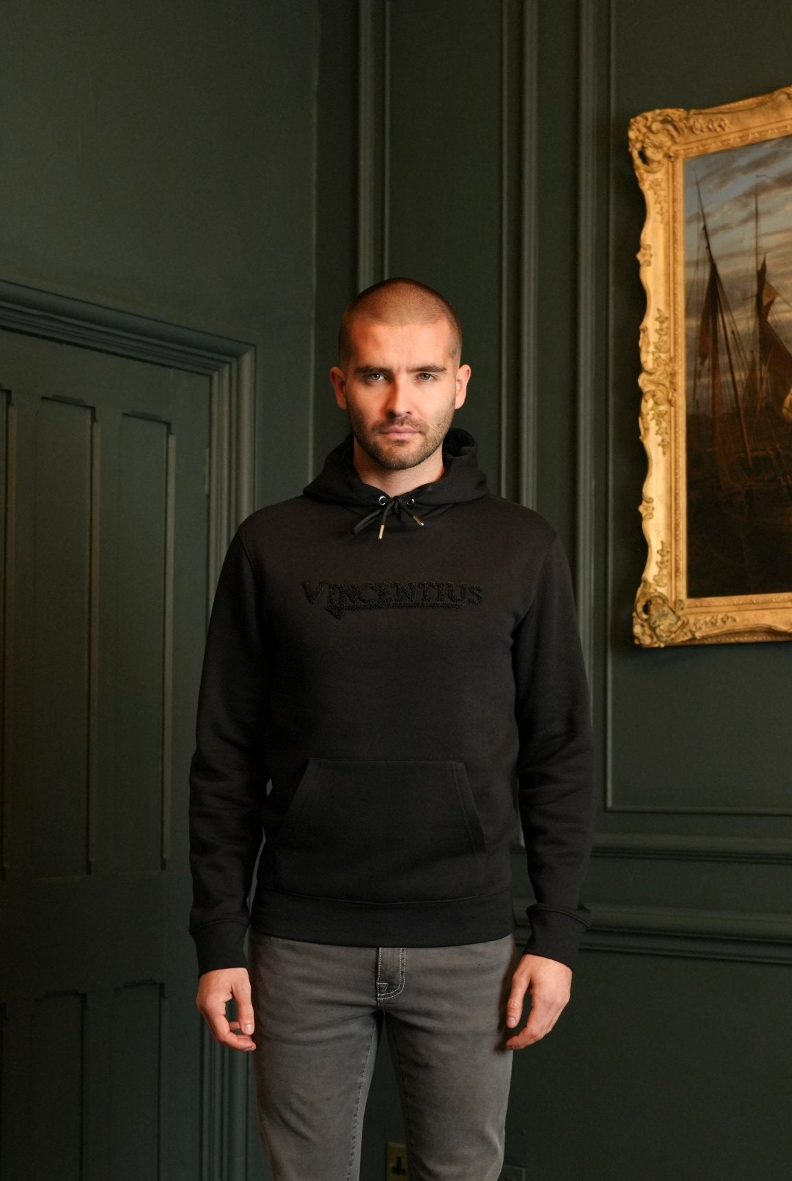 Serif Boucle Hoodie - Black - Vincentius