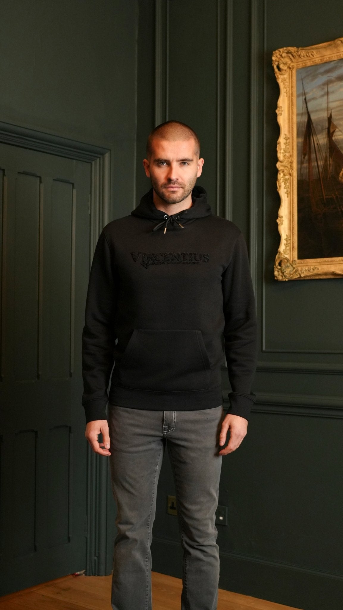 Serif Boucle Hoodie - Black - Vincentius