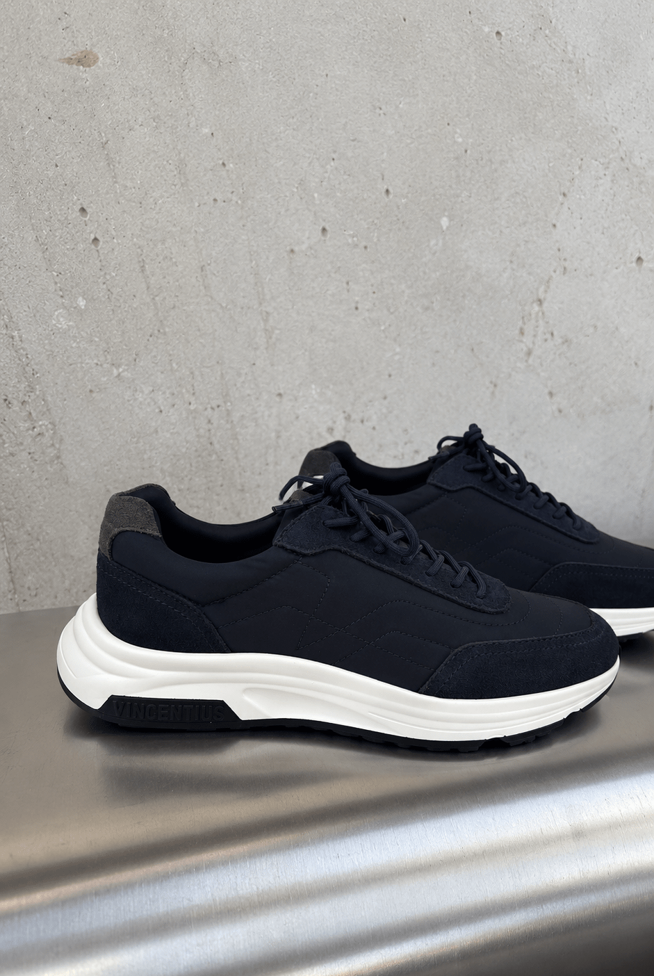 V003 Runner - Navy - Vincentius