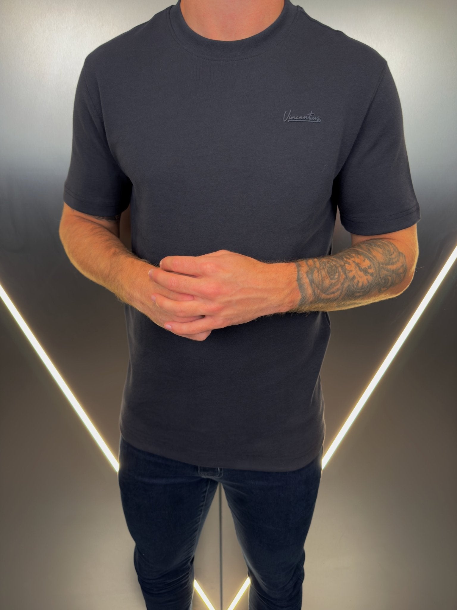 Relaxed Interlock T-Shirt - Navy - Vincentius