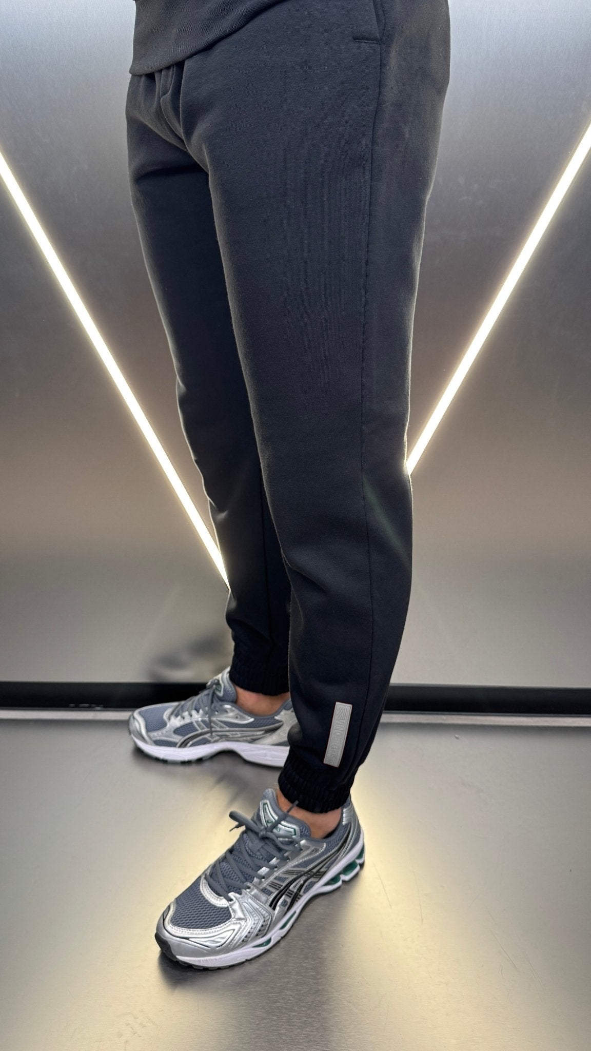 Silicone Badge Every Day Tracksuit - Black/Grey - Vincentius