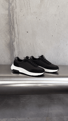 V003 Runner - Black - Vincentius