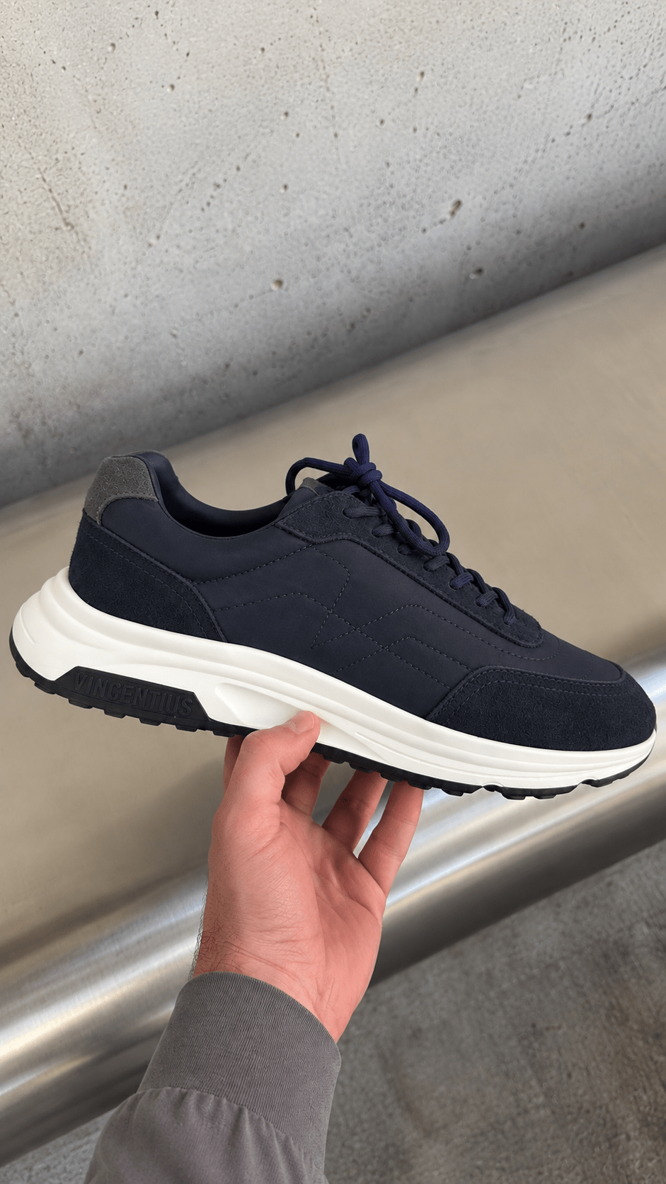 V003 Runner - Navy - Vincentius