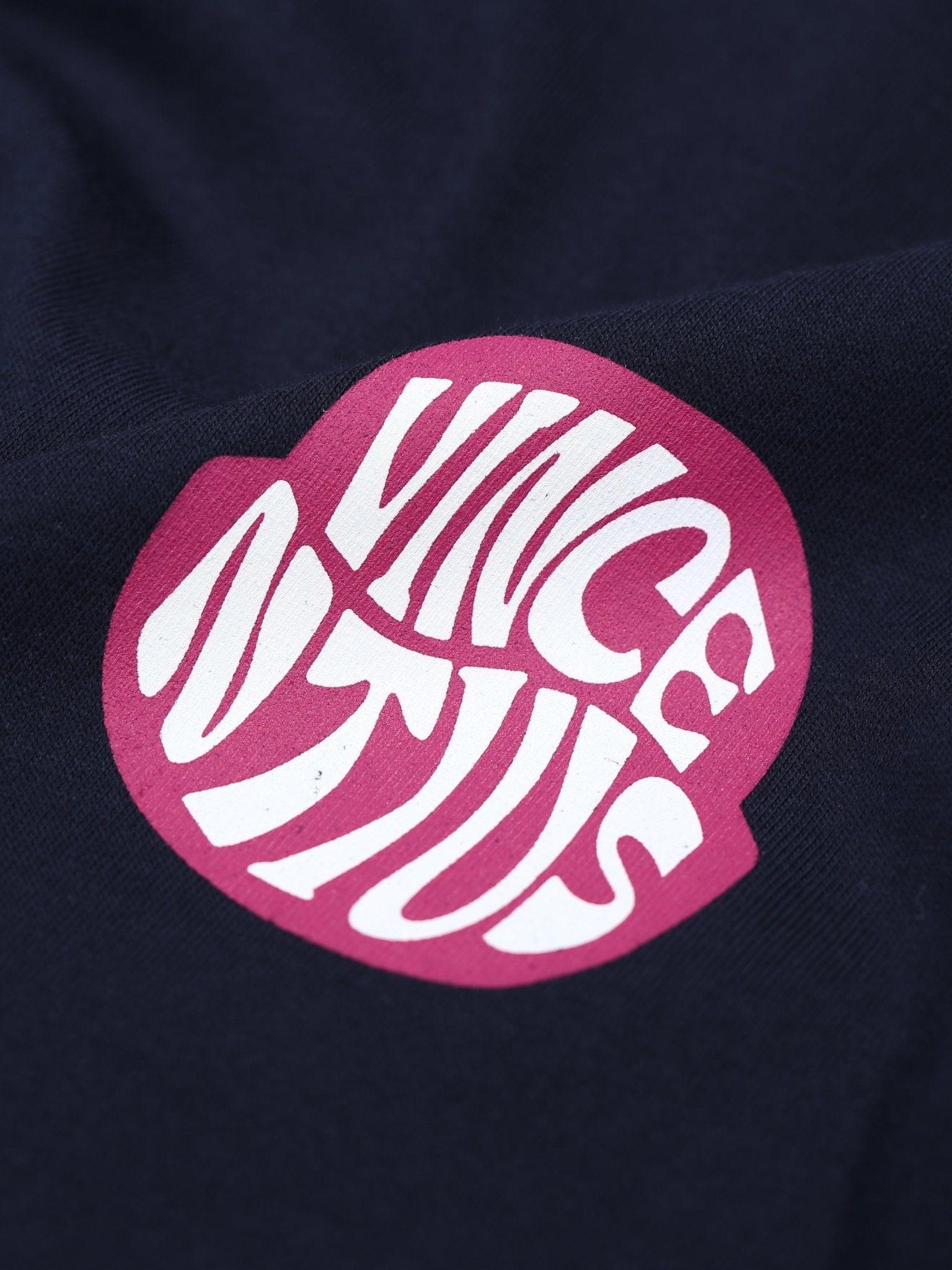 Luxe Groovy T-Shirt - Navy - Vincentius